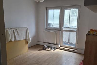 Apartament cu 4 camere decomandat în Tineretului - 2