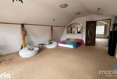 Casă cu 7 camere cu Teren 700 Mp în Petros - 17