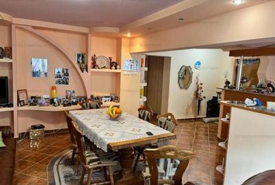 Apartament cu 3 camere decomandat în Tineretului