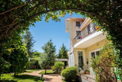 Casă individuală cu 12 camere cu Canalizare în Central - 3