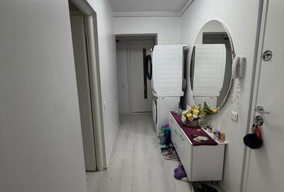 Apartament cu 2 camere decomandat în Petros