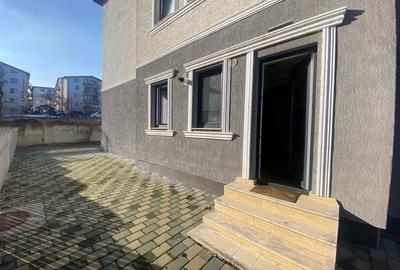 Apartament cu 3 camere decomandat, mobilat în Galata - 11