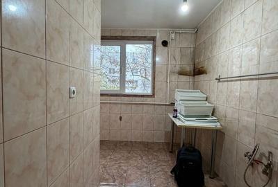 Ozana,Buhusi,Metrou 1 Decembrie 1918,et.2/4,DECOMANDAT,parcare,centrala,Liber - 3