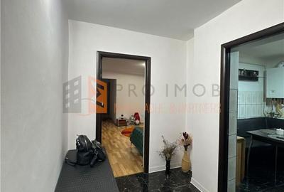 Apartament cu 3 camere semidecomandat, mobilat în Micro 5 - 3