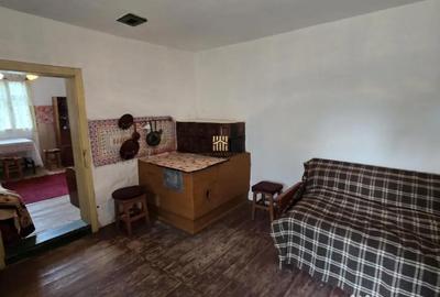 Casă cu 3 camere cu Teren 5689 Mp în Liteni (Moara) - 2