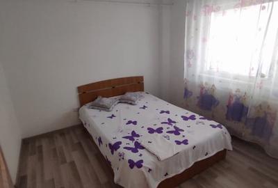 Apartament cu 3 camere semidecomandat, mobilat în 1 Mai - 4