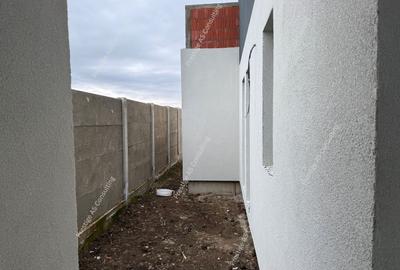 Duplex cu 4 camere cu Canalizare în Giarmata - 26