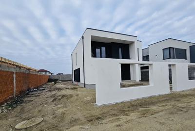 Casă cu 5 camere cu Teren 620 Mp în Sânmartin - 2