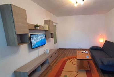Apartament cu 2 camere decomandat în 1 Mai