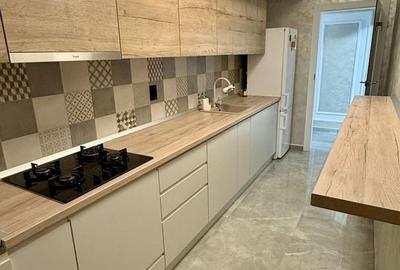 Apartament cu 2 camere decomandat, mobilat în Tractorul - 2