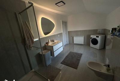 Apartament cu 4 camere în Central