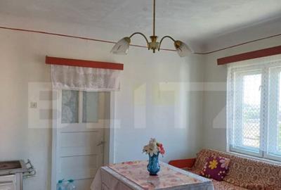 Casa de vanzare, cu 3 camere, 85 mp, 151 mp teren, zona cent - 8