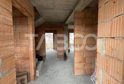 Casă cu 5 camere cu Teren 500 Mp în Central - 8