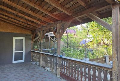 Casă cu 5 camere cu Garaj în George Enescu - 11