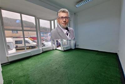 Spațiu comercial, de 50 mp, în Central - 3