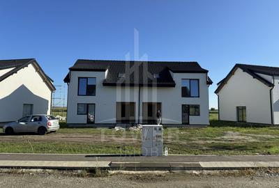 Duplex cu 4 camere cu Canalizare în Șura Mică - 2