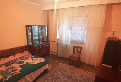 Inchiriez apartament 3 camere Nord - 1