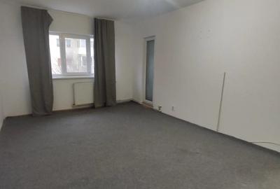 Apartament cu 3 camere decomandat în Crâng - 4