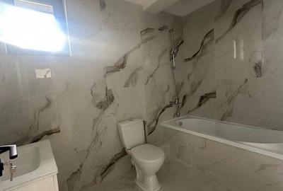 Casă cu 6 camere cu Teren 280 Mp în Central - 11