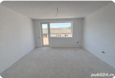 Apartament cu 3 camere semidecomandat în Florești - 2