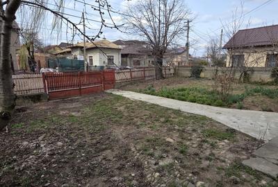 Casă individuală cu 9 camere cu Canalizare în Est - 3