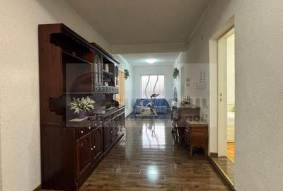 Vilă cu 4 camere moderne si curte - Copou - 1.250€/lună - 13