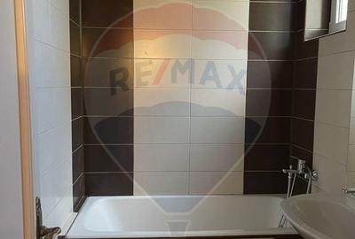 Apartament cu 3 camere de inchiriat in zona Rovine - 2