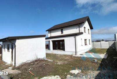 Casă cu 5 camere cu Teren 492 Mp în Glina - 4
