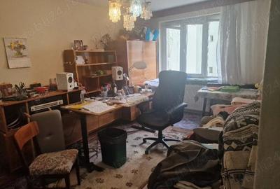 Apartament cu 3 camere semidecomandat în Central - 1