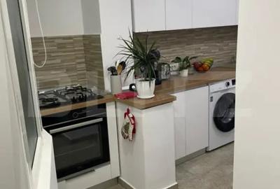 Apartament cu 3 camere semidecomandat în Micro 5 - 8