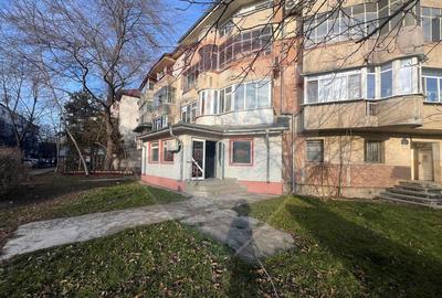 Spa?iu comercial in zona Lupeni - 2