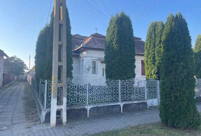 Casă cu 3 camere cu Teren 578 Mp în Iernut - 2