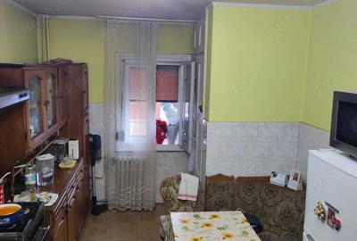Apartament cu 4 camere decomandat în Central - 3