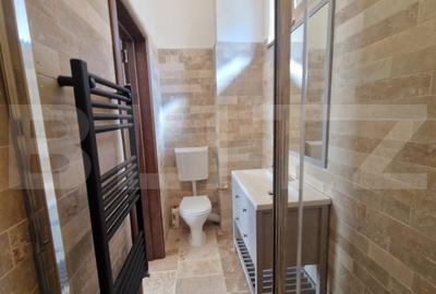 Casa renovata complet Schei, mobilata luminoasa curte individuala - 8
