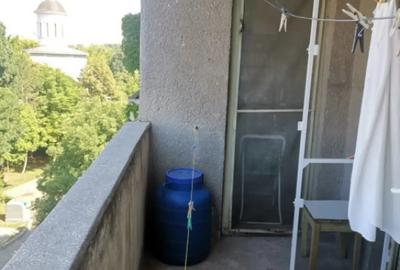 Apartament cu 3 camere decomandat în 1 Mai - 2