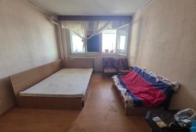 Apartament cu 3 camere decomandat în Costin Georgian - 2
