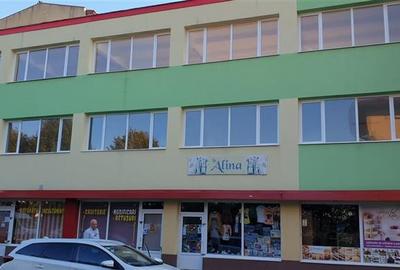 Birou, de 900 mp, în Tractorul - 9