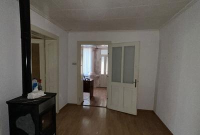 Casă cu 5 camere cu Teren 3000 Mp în Central - 5