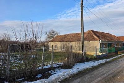 Casă cu 4 camere în Măgești - 2