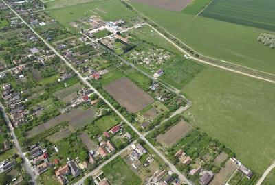 Teren Intravilan de 3,090 mp în Cuvin - 2