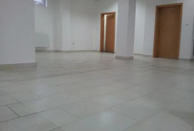 Spațiu comercial, de 200 mp, în Central - 1