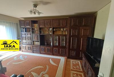 Republicii, zona Marinex, 4camere, etaj 3 - 1