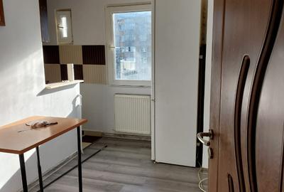 Garsonieră decomandată în Rahova