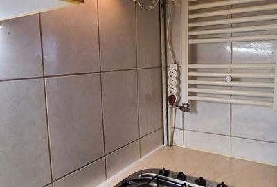Apartament cu 3 camere semidecomandat în Ultracentral