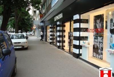 Apartament cu 2 camere semidecomandat, mobilat în Calea Victoriei