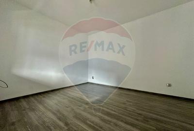 Casa / Vila cu 7 camere de vanzare in zona Elisabetin - 2
