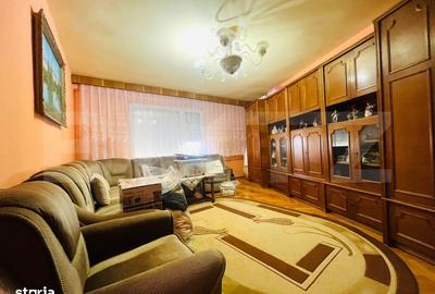 Apartament cu 3 camere în Cantemir