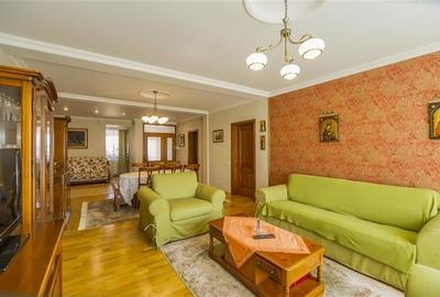 FILM ! Pe armonia a 1.100 mp teren/ gradina, Vila galanta,cu 3 apartamente disti - 1