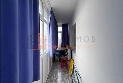 Apartament cu 3 camere decomandat în Lacu - 2