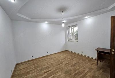 CASA, SECTOR 4, EROII REVOLUTIEI, UTILITATI,PARCARE